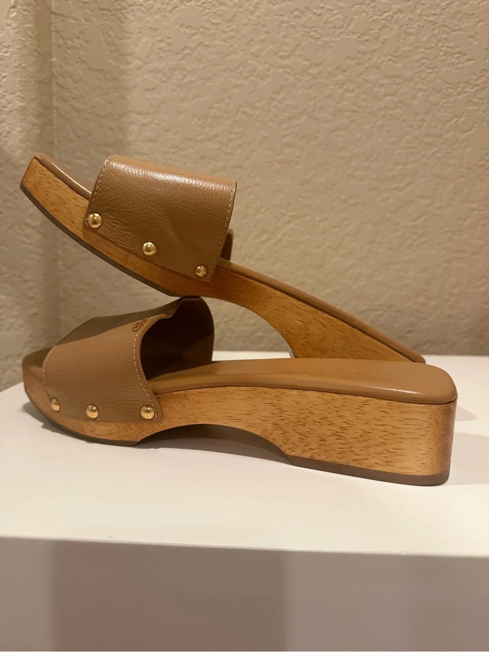 New Tory Burch Cognac Leather Wide Strap Platform  Sandals